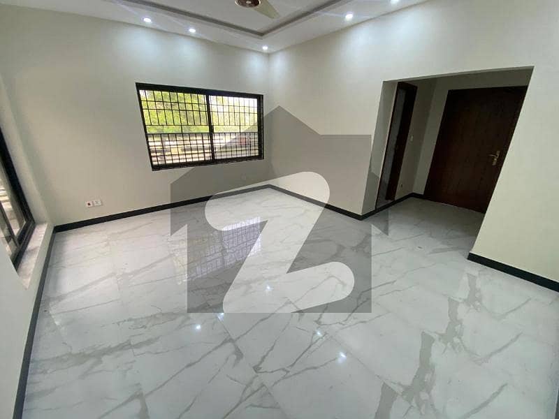 ایف ۔ 7 اسلام آباد میں 5 کمروں کا 2 کنال مکان 9.0 لاکھ میں کرایہ پر دستیاب ہے۔