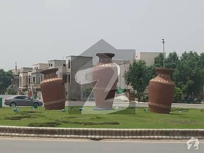 LOW COST PRIME LOCATION 5 MARLA RESIDENTIAL PLOT IS AVAILABLE FOR SALE IN BB BLOCK SECTOR D BAHRIA TOWN LAHORE