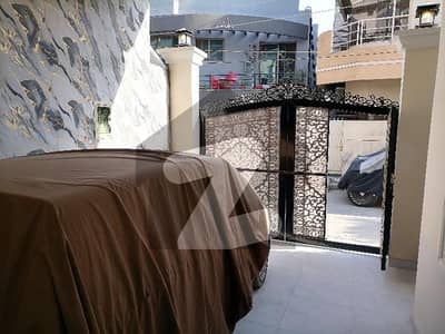 A 4 Marla House Located In Cavalry Extension Is Available For sale