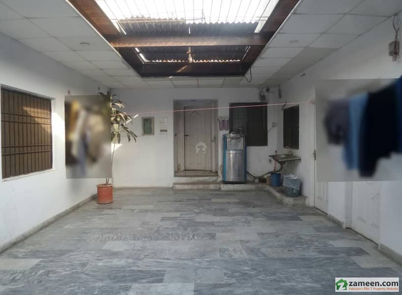 180 Square Feet Room For Rent In Hostel 180 Square Feet Room For Rent In Hostel
