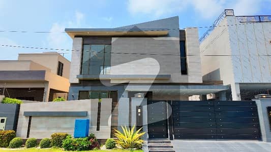 Investors Should Sale This Prime Location House Located Ideally In Bankers Avenue Cooperative Housing Society