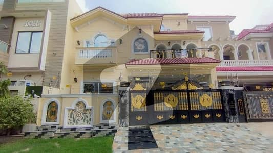 ایل ڈی اے ایوینیو ۔ بلاک جے ایل ڈی اے ایوینیو,لاہور میں 6 کمروں کا 10 مرلہ مکان 4.25 کروڑ میں برائے فروخت۔