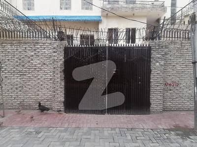بہار کالونی لاہور میں 17 مرلہ عمارت 5.5 کروڑ میں برائے فروخت۔