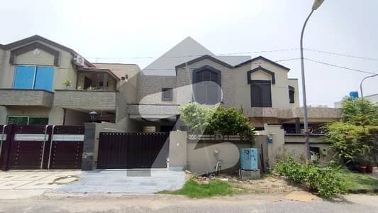 ایڈن پیلس ولاز ایڈن,لاہور میں 4 کمروں کا 7 مرلہ مکان 2.5 کروڑ میں برائے فروخت۔