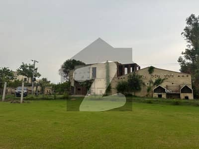 فیروزپور روڈ قصور میں 6 کمروں کا 42 کنال فارم ہاؤس 2.0 لاکھ میں کرایہ پر دستیاب ہے۔