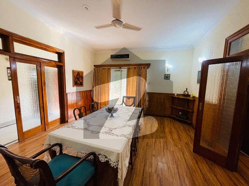 Fully Furnished Luxury Upper Prtion Fully Furnished Luxury Upper Prtion