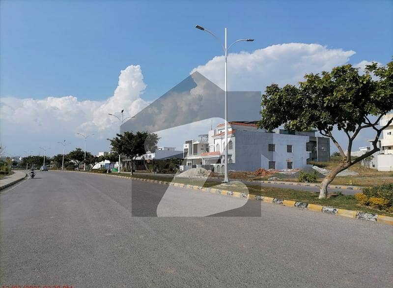Block E 10 Kanal Plot For Sell Block E 10 Kanal Plot For Sell