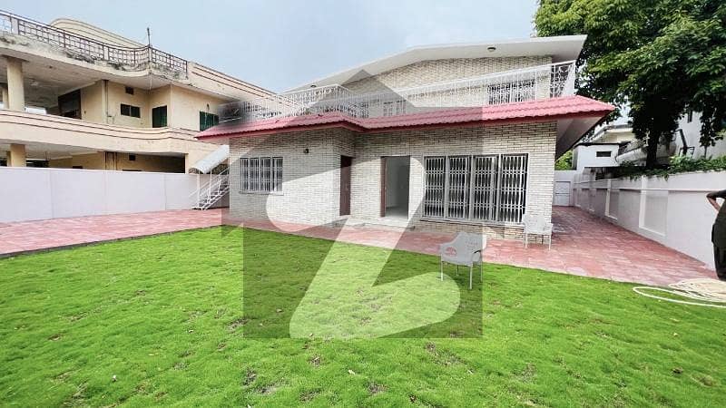 House For Rent In F8 House For Rent In F8