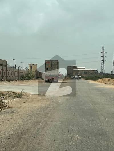 01 ACRE WAREHOUSE PLOT ON MAIN ROAD OF EASTERN ZONE PORT QASIM