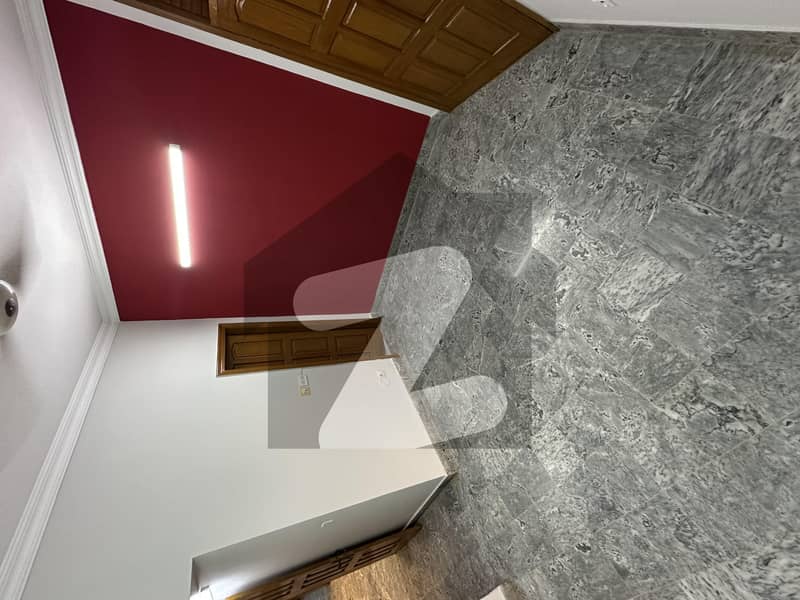 Prime location 4 bed upper portion available for rent Prime location 4 bed upper portion available for rent