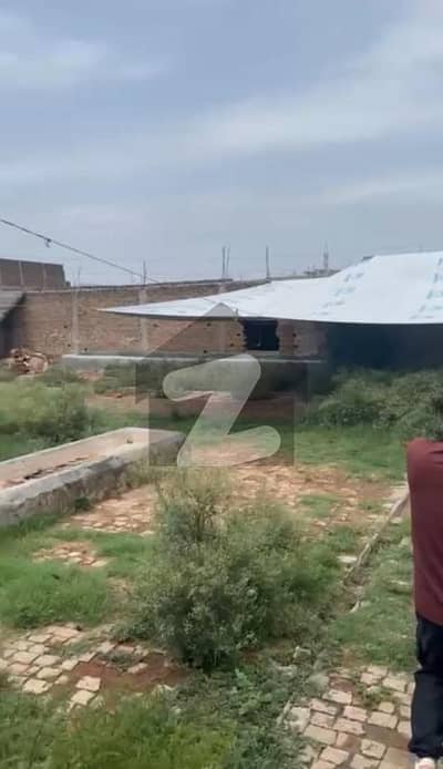 ترنول اسلام آباد میں 2 کنال کمرشل پلاٹ 1.0 لاکھ میں کرایہ پر دستیاب ہے۔
