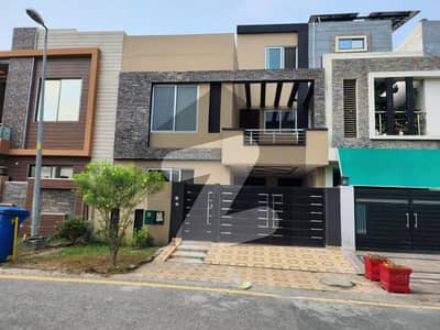 5 Marla Used Prime Location Double Story House Gass Meter Installed Available For Sale Bahria Nasheman Lahore