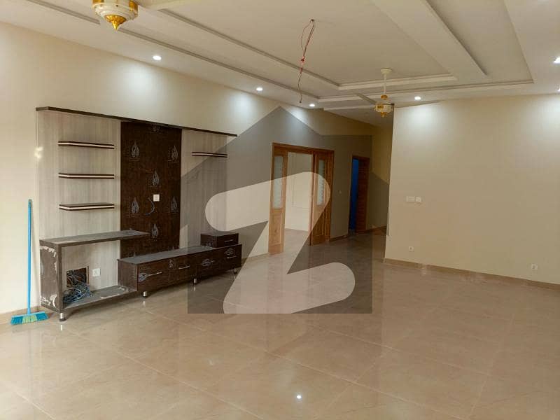 1 Kanal Beautiful Double Story House Available For Rent 1 Kanal Beautiful Double Story House Available For Rent