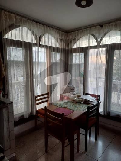 ای ۔ 7 اسلام آباد میں 5 کمروں کا 2 کنال مکان 65.0 کروڑ میں برائے فروخت۔