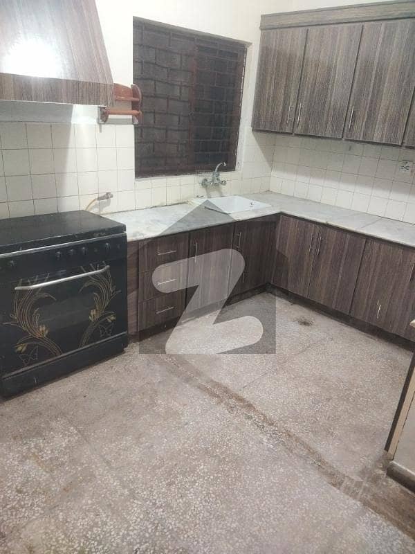 جی ۔ 11 اسلام آباد میں 4 کمروں کا 5 مرلہ مکان 1.2 لاکھ میں کرایہ پر دستیاب ہے۔ جی ۔ 11 اسلام آباد میں 4 کمروں کا 5 مرلہ مکان 1.2 لاکھ میں کرایہ پر دستیاب ہے۔