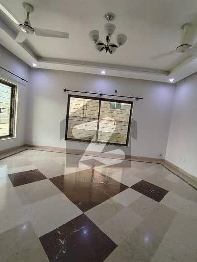 50*90(1kanal) House Brand New Type Upper Portion For Rent In G13 Islamabad