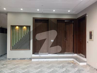 10 MARLA BRAND NEW LUXURY HOUSE FOR SALE
