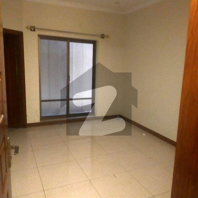beautiful house located in E-11/1 multi Garden beautiful house located in E-11/1 multi Garden