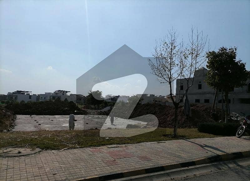 Gulberg 1 kanal plot for sale Gulberg 1 kanal plot for sale