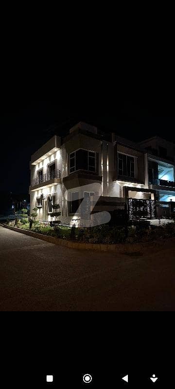 بی