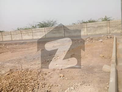 165 Sq Yards Corner Leased Plot Park Facing