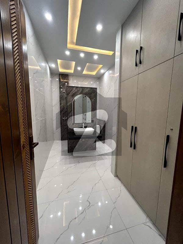 House for sale 500 Gaz west open corner in Gulshan-e-Iqbal block 6 House for sale 500 Gaz west open corner in Gulshan-e-Iqbal block 6