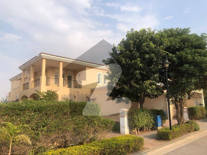 عمارکینیان ویوز اسلام آباد میں 5 کمروں کا 1 کنال مکان 8.0 کروڑ میں برائے فروخت۔