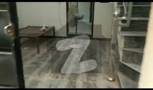 سمن آباد لاہور میں 3 کمروں کا 3 مرلہ مکان 1.45 کروڑ میں برائے فروخت۔