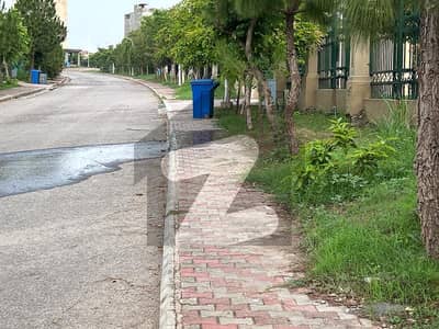 گلبرگ گرینز ۔ بلاک سی گلبرگ گرینز,گلبرگ,اسلام آباد میں 4 کنال رہائشی پلاٹ 11.0 کروڑ میں برائے فروخت۔