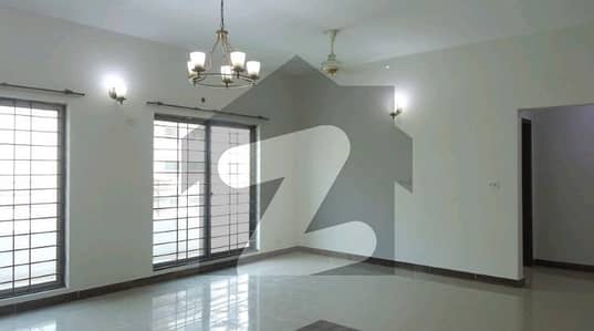 3 Beds 10 Marla Ideal Location Apartment For Rent In Sector B Askari 11 Lahore.