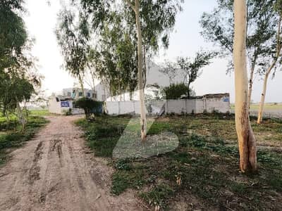 Buy A Prime Location Farm House Of 5 Kanal In Kala Khatai Road