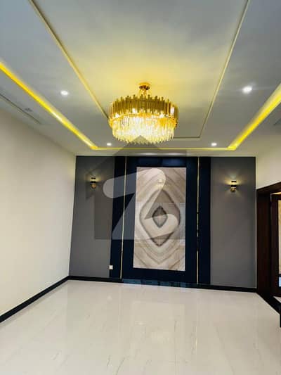 DOUBLE STOREY 10 Marla House For RENT With 5 Bed Rooms