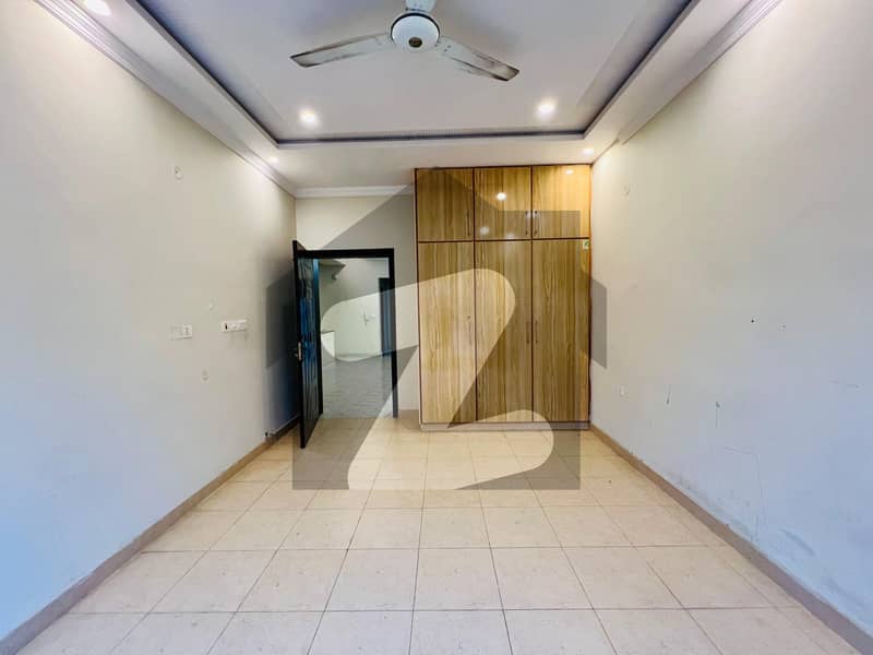 10 Marla Upper Portion Available For Rent 10 Marla Upper Portion Available For Rent