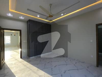 ای ۔ 11 اسلام آباد میں 9 کمروں کا 1 کنال مکان 5.0 لاکھ میں کرایہ پر دستیاب ہے۔