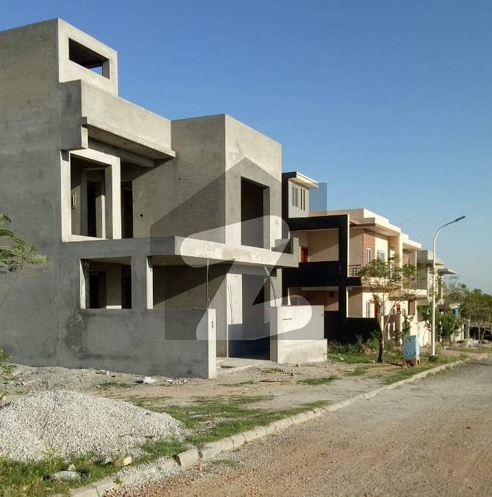 Ideal Location 1 Kanal Develop Possession Ideal Location 1 Kanal Develop Possession