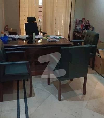 جیل روڈ لاہور میں 9 کمروں کا 2 کنال مکان 6.0 لاکھ میں کرایہ پر دستیاب ہے۔