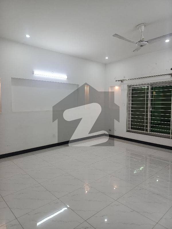 3 Bedroom Upper Portion With Solar 3 Bedroom Upper Portion With Solar