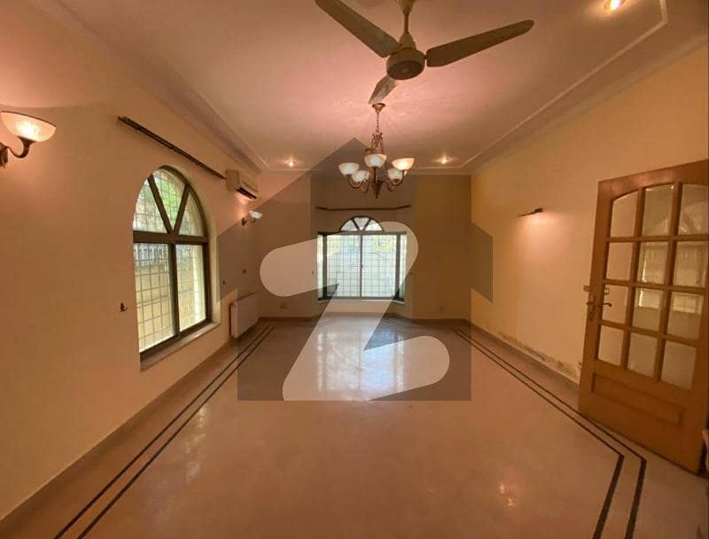 Prime Location Beautiful 7 Bedroom House