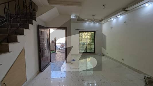 4 MARLA BEAUTIFUL HOUSE FOR RENT IN PARAGON CITY