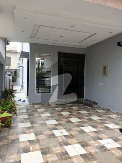 10 Marla New House For Rent