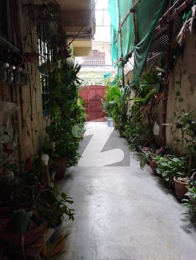کلفٹن ۔ بلاک 9 کلفٹن,کراچی میں 3 کمروں کا 11 مرلہ مکان 2.0 لاکھ میں کرایہ پر دستیاب ہے۔