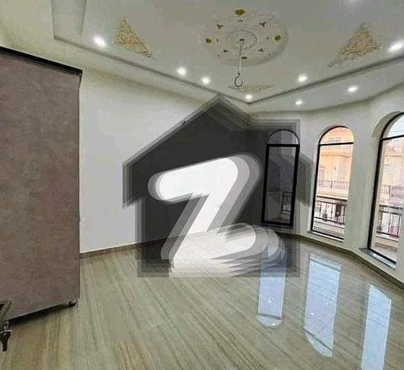 Flat Of 2000 Square Feet In Cosmopolitan Society Is Available Flat Of 2000 Square Feet In Cosmopolitan Society Is Available