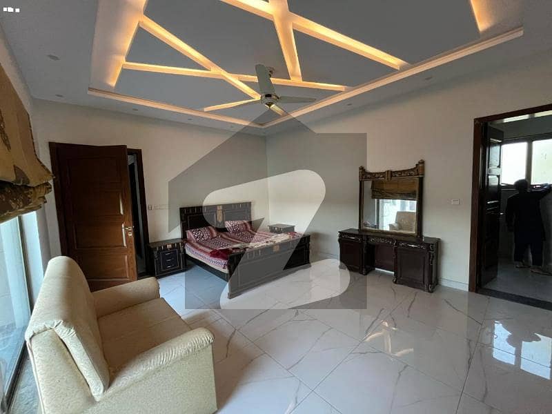 10 MARLA 4 BED BEAUTIFUL HOUSE AVILABLE FOR SALE 10 MARLA 4 BED BEAUTIFUL HOUSE AVILABLE FOR SALE
