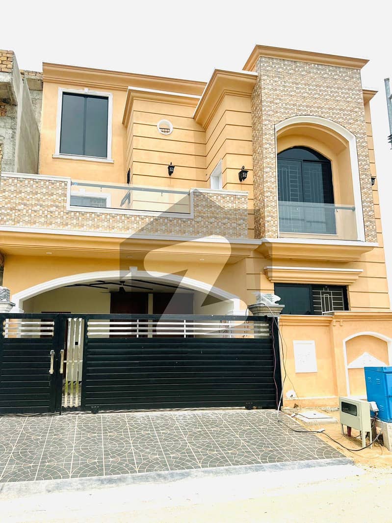 8 MARLA BEAUTIFUL DESIGNER HOUSE FOR SALE 8 MARLA BEAUTIFUL DESIGNER HOUSE FOR SALE