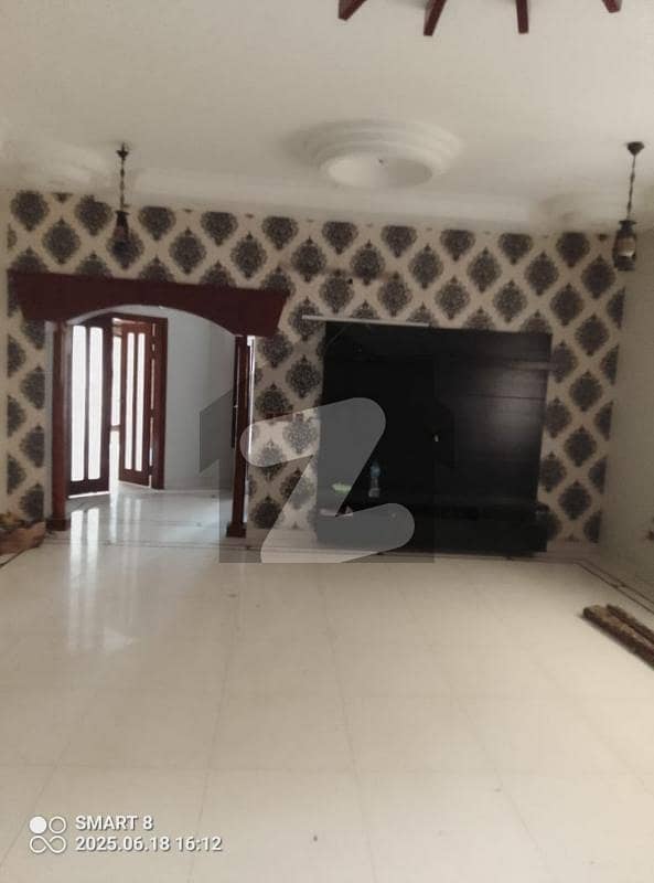 Defence VI 500yards 5 bedrooms drawing between muhafiz/bukhari before hafiz tiled bath tiled flooring American kitchen above road level Defence VI 500yards 5 bedrooms drawing between muhafiz/bukhari before hafiz tiled bath tiled flooring American kitchen above road level