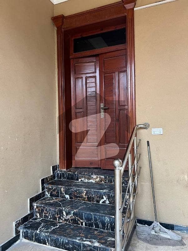 Luxurious 10-Bedroom Mansion for Sale in Hayatabad Phase-6! Luxurious 10-Bedroom Mansion for Sale in Hayatabad Phase-6!