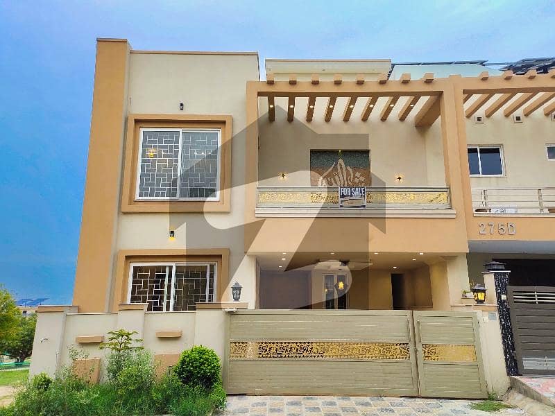 Designer House Park on Back Side Heighted location Designer House Park on Back Side Heighted location