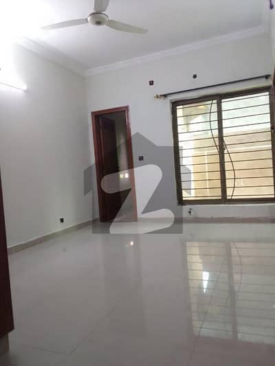 10 Marla Upper Portion Available For Rent Bahria Town Phase 4