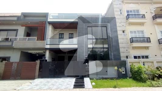 6 Marla Facing Park House For Sale