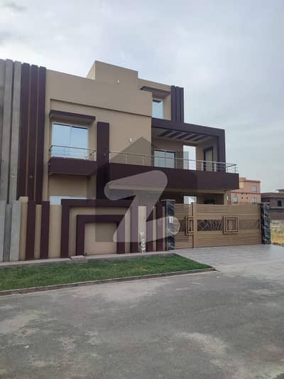 10 Marla House In Only Rs. 32500000